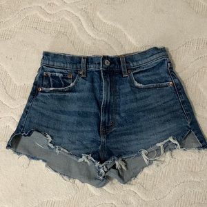 Abercrombie & Fitch ‘The Mom short’ High Rise SZ 27/4